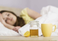 Điểm danh 5 cách pha mật ong uống trước khi đi ngủ thơm ngon, dễ thực hiện