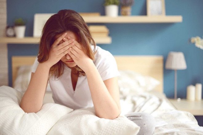 Những dấu hiệu phòng ngủ thiếu oxy - Đau đầu khi ngủ dậy